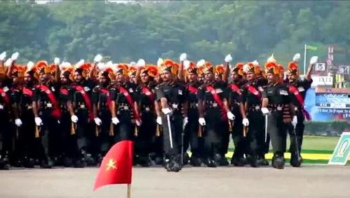 印度阅兵搞笑视频,军装走秀变时尚秀场