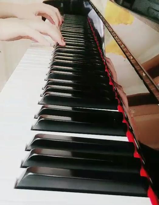 凉凉钢琴弹奏视频,揭秘凉凉钢琴弹奏的魅力瞬间