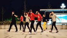 广场鬼步舞视频大全,动感舞步，全民健身新风尚