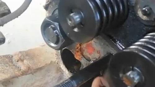 柴油机水堵拆装视频